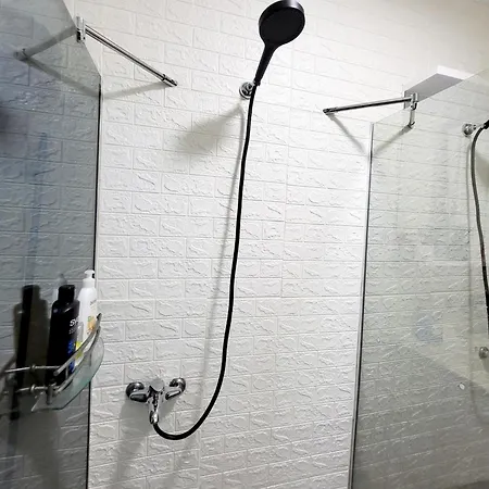 05 Center Тирана